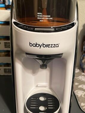 Baby Brezza Formula Pro Advanced Dispenser in White